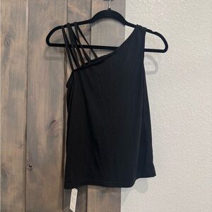 NWT! Cupshe Black One-Shoulder Women Top